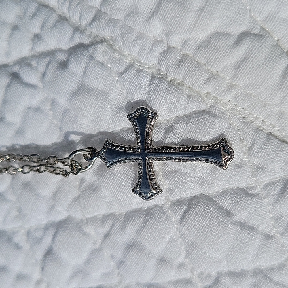 New Pretty Silver Tone Cross Necklace!!!